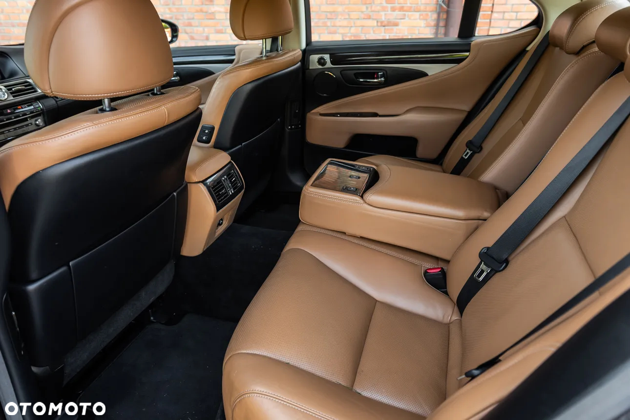 Lexus LS 600h Elite EU6 - 29