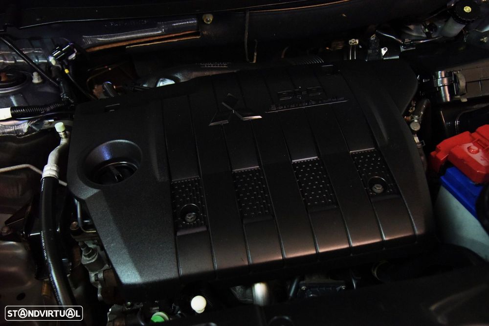 Mitsubishi Outlander 2.2 DI-D Intense - 12