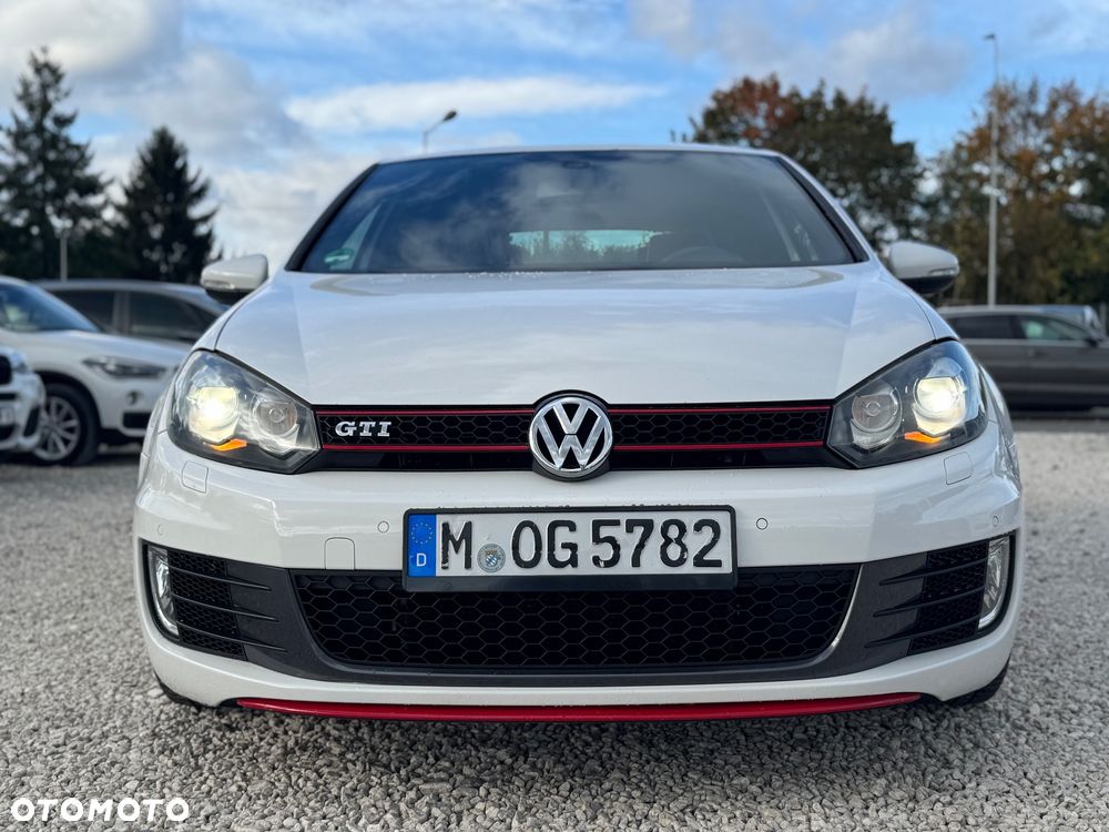 Volkswagen Golf 2010 photo 2