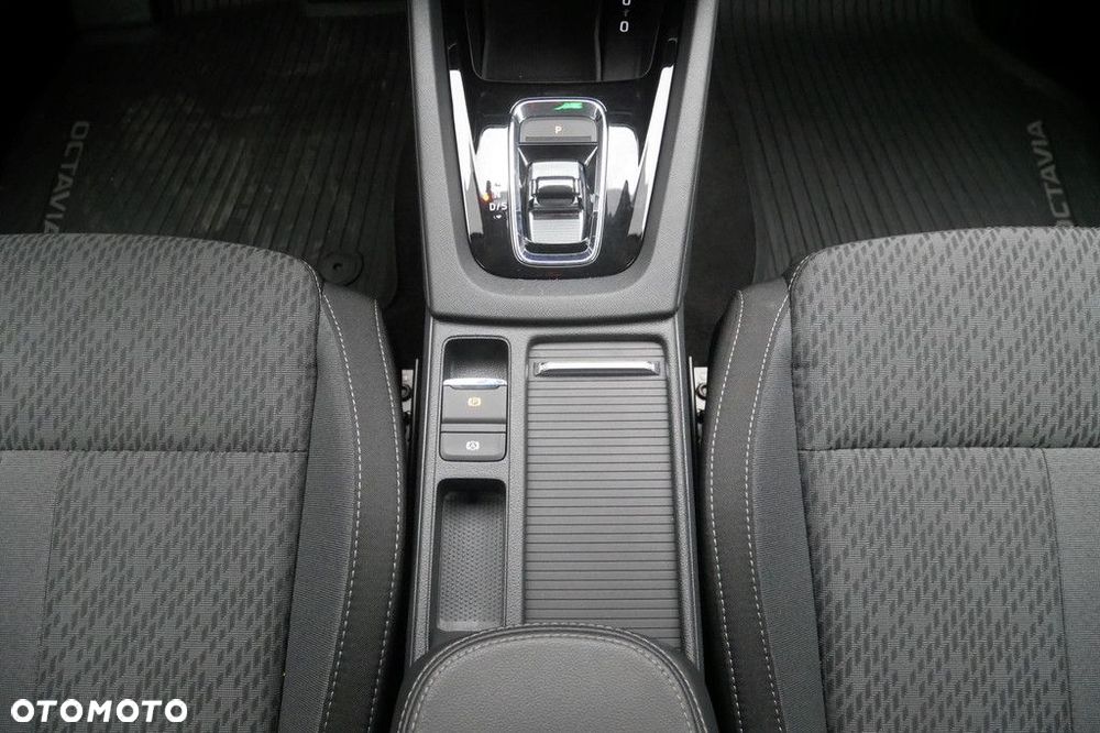 Skoda Octavia 2.0 TDI Style DSG - 11