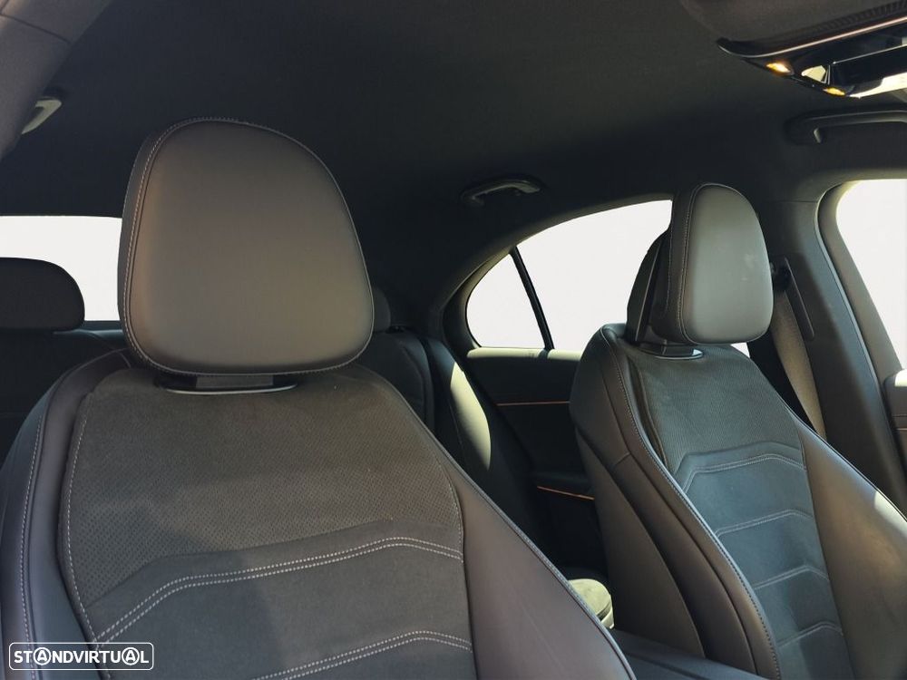 Mercedes-Benz E 300 — fotografia 14