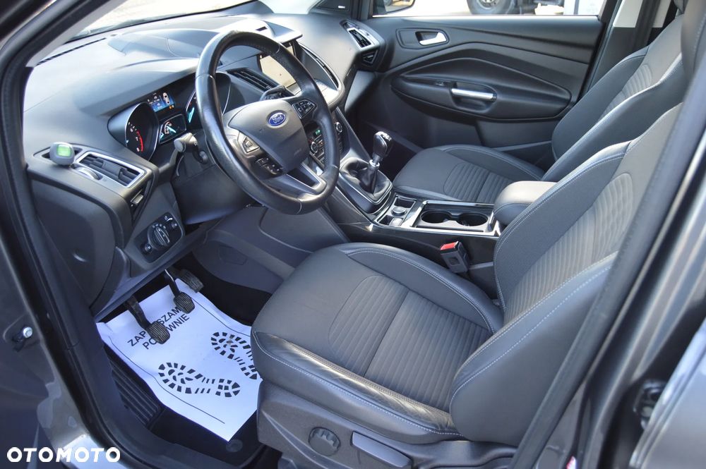 Ford Kuga 1.5 EcoBoost 2x4 Titanium - 29