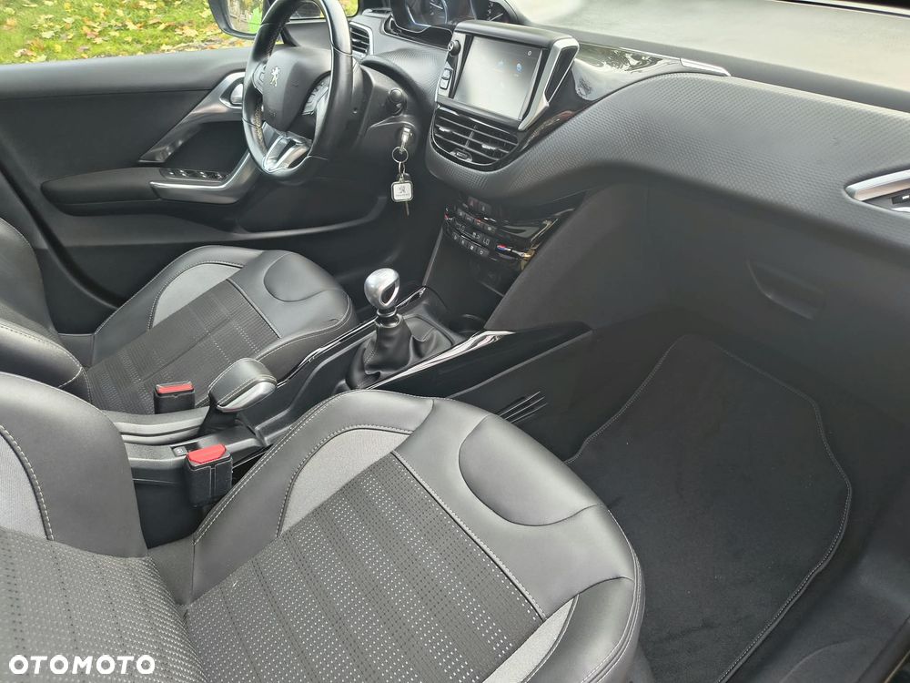 Peugeot 2008 BlueHDi 100 STOP & START Allure - 20