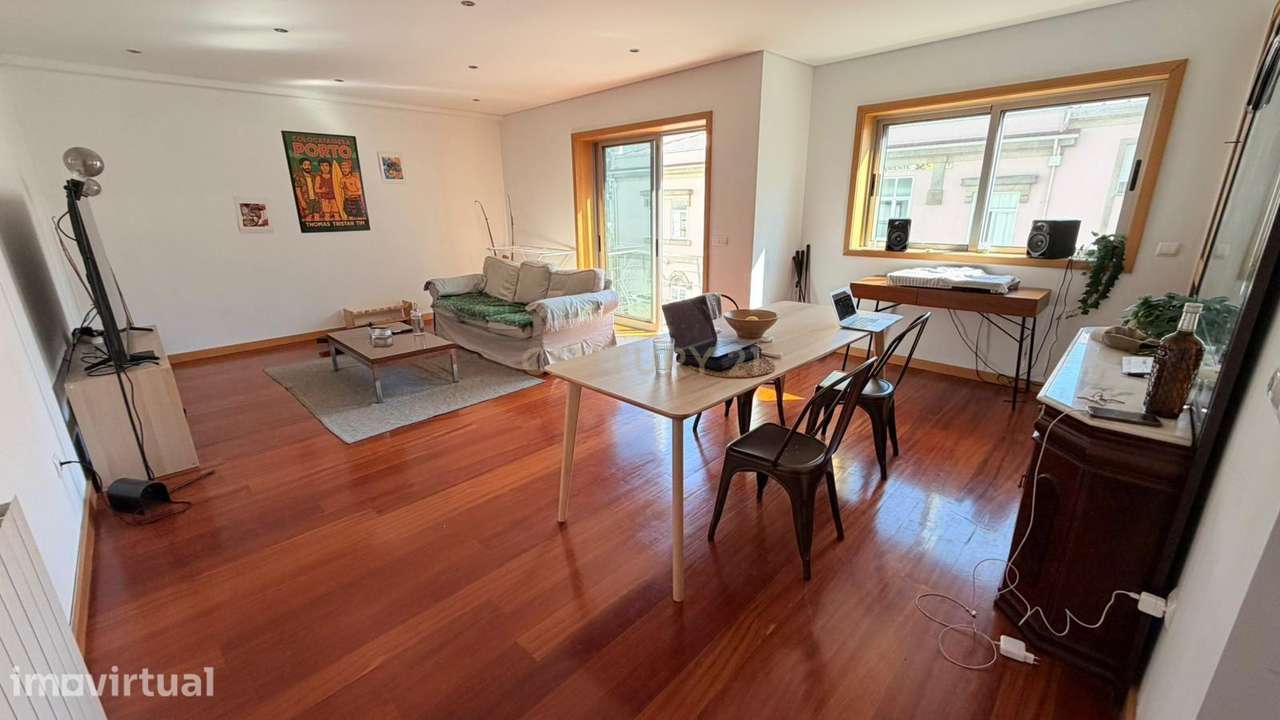 Apartamento T3 com varanda - Marquês - Porto - Grande imagem: 2/31