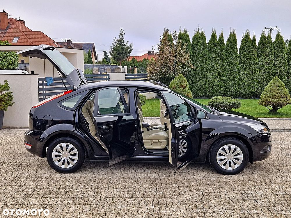 Ford Focus 1.6 Ghia - 14