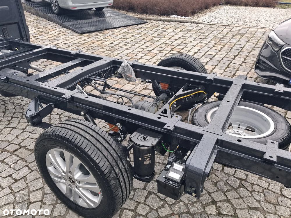 Mercedes-Benz Sprinter - 10