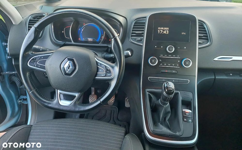 Renault Grand Scenic - 8