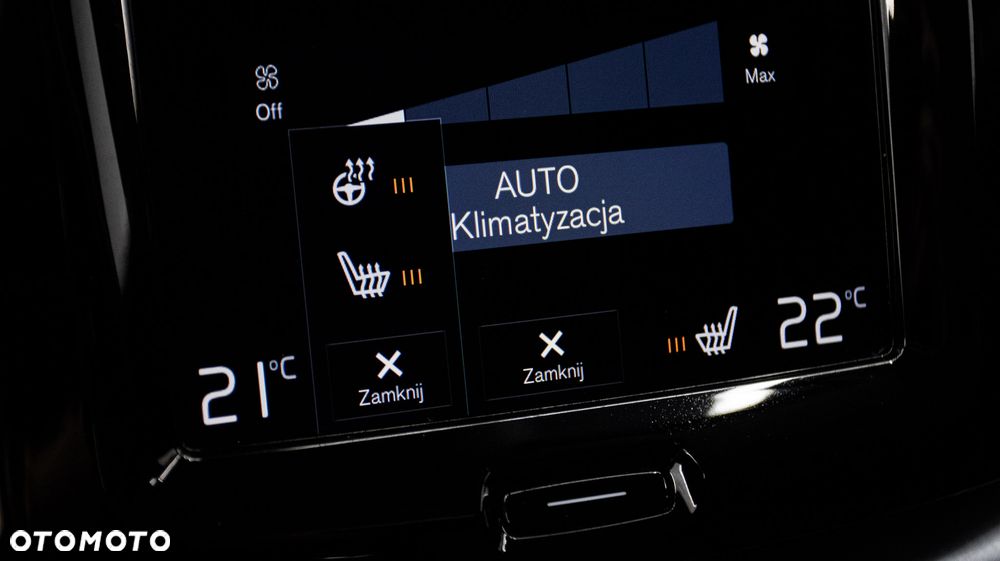 Volvo XC 60 B4 D AWD Momentum Pro - 28