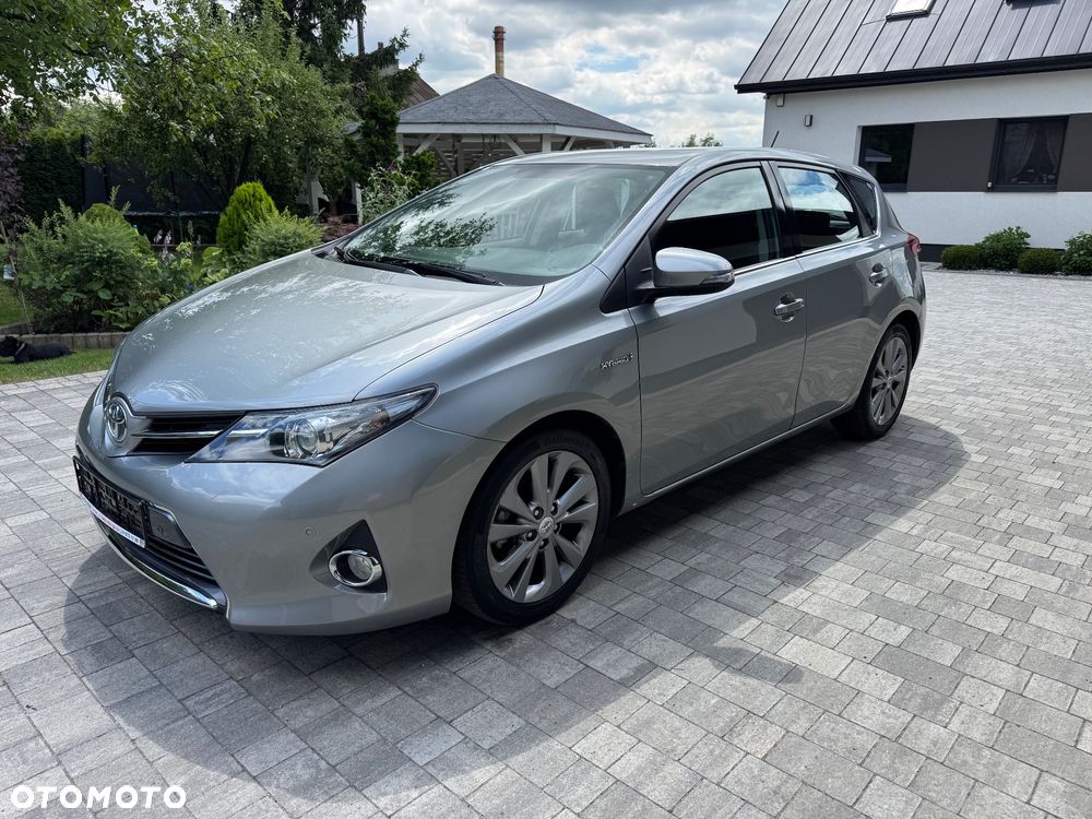 Toyota Auris 1.8 HSD Luna - 2