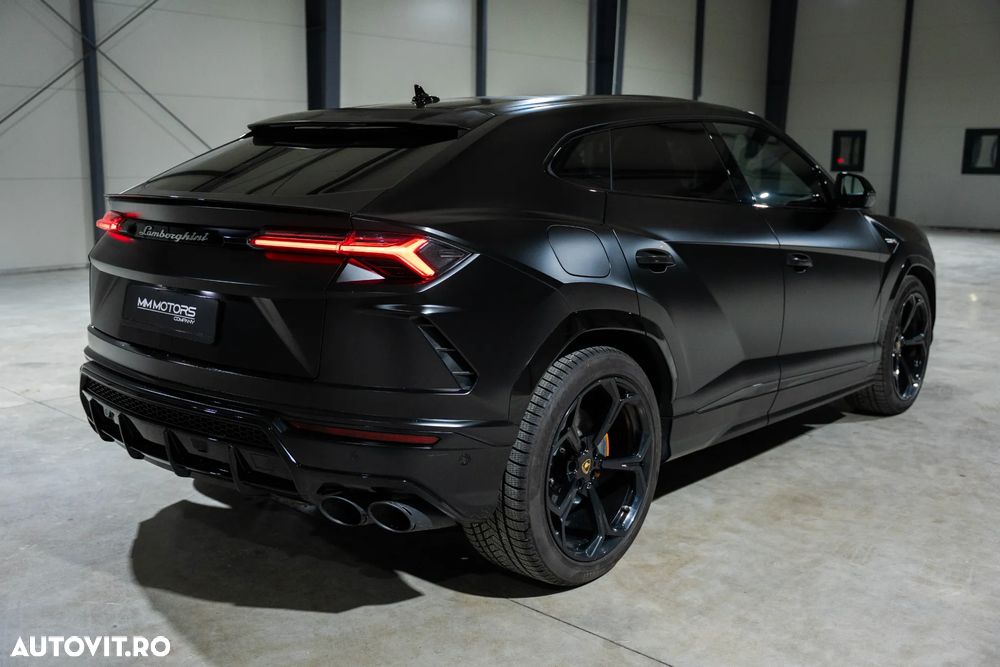 Lamborghini URUS - 16