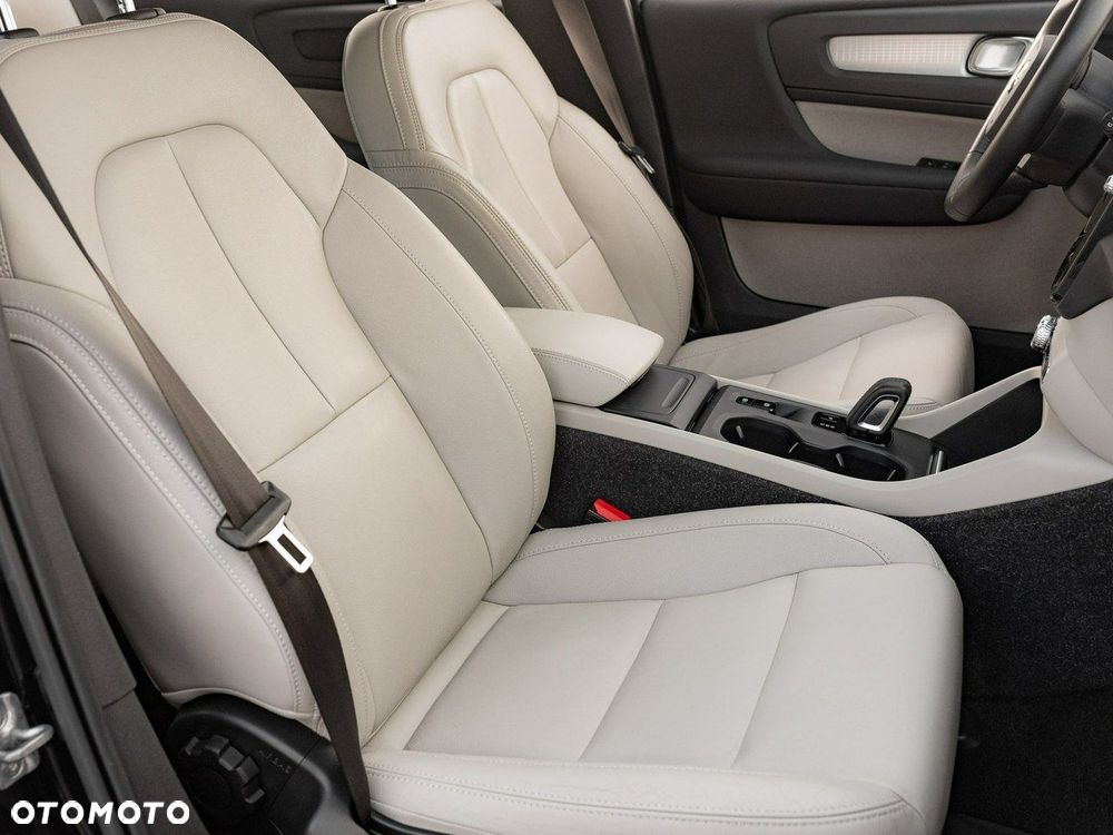 Volvo XC 40 - 33