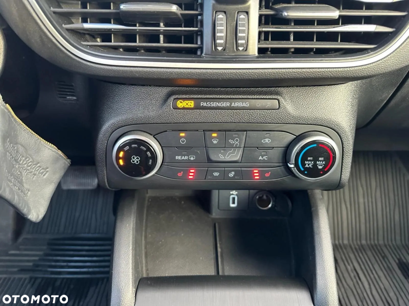 Ford Focus 1.5 EcoBlue Start-Stopp-System COOL&CONNECT - 13