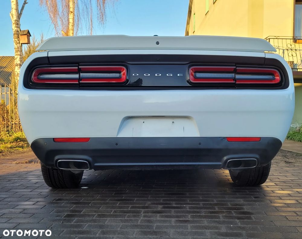 Dodge Challenger - 32