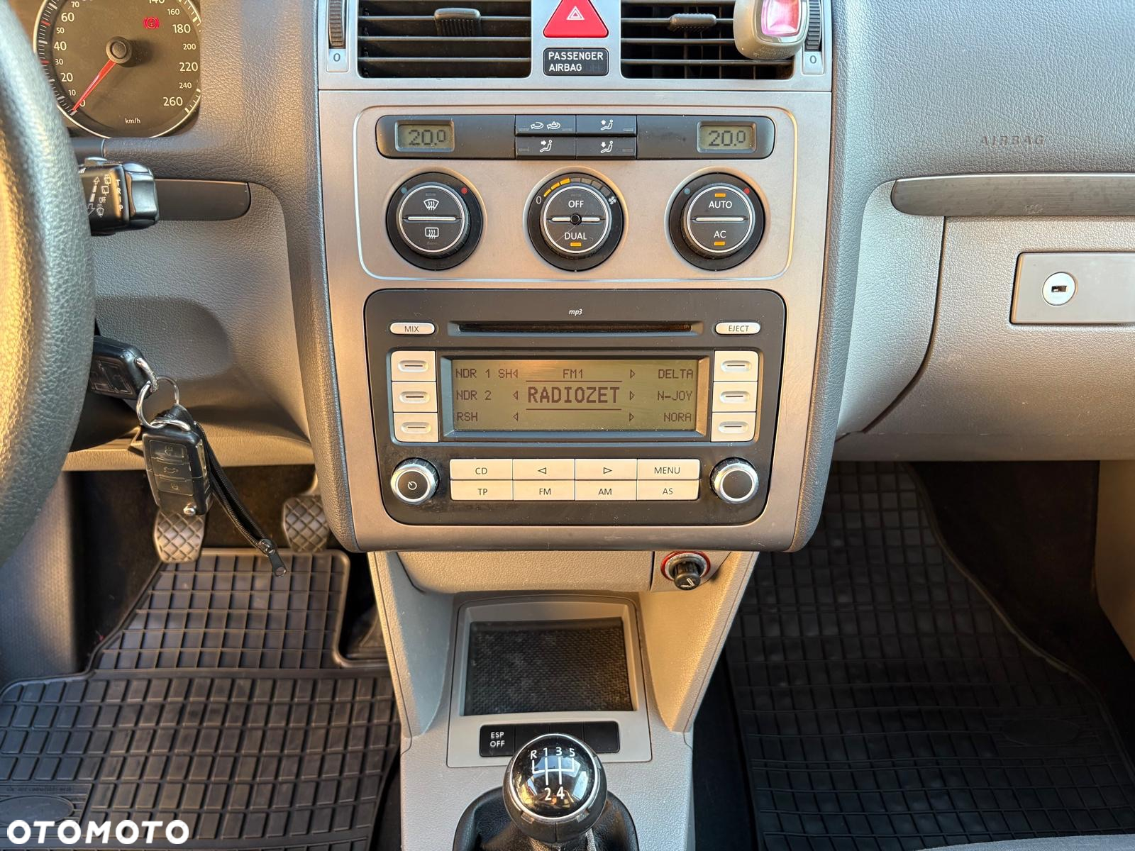 Volkswagen Touran 1.6 - 26
