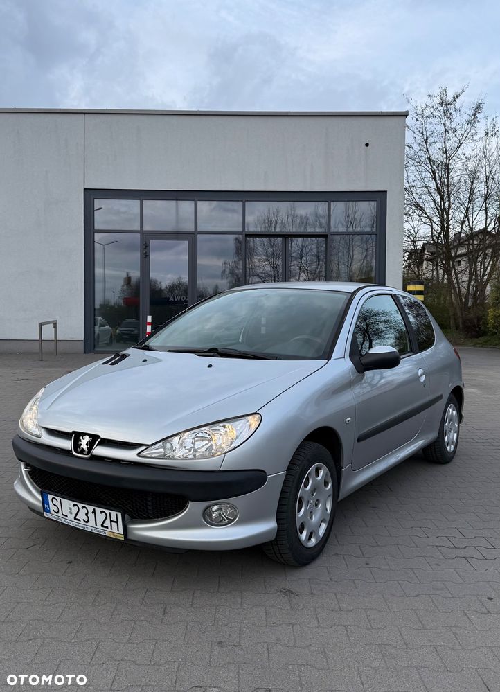 Peugeot 206 - 1