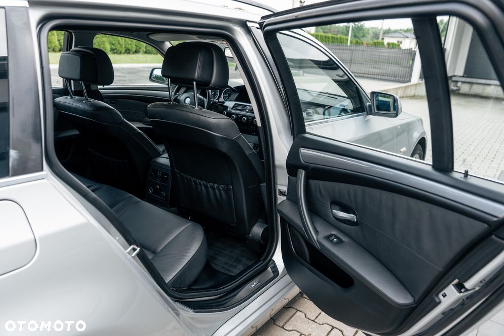BMW Seria 5 525d xDrive Edition Exclusive - 32