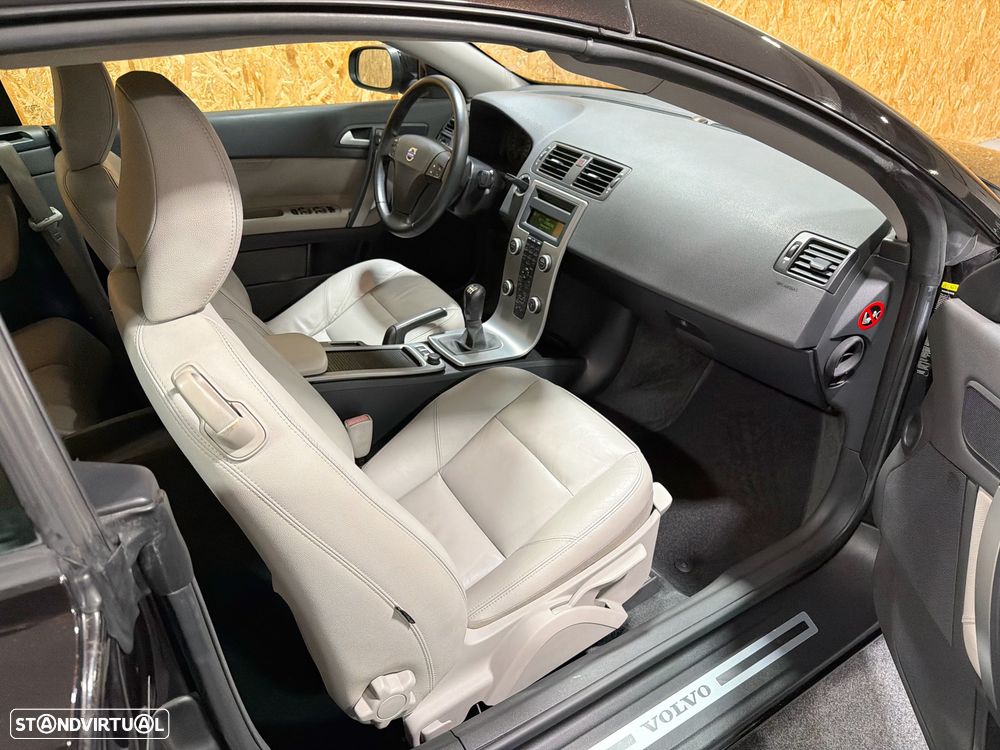 Volvo C70 2.0 D Momentum - 22