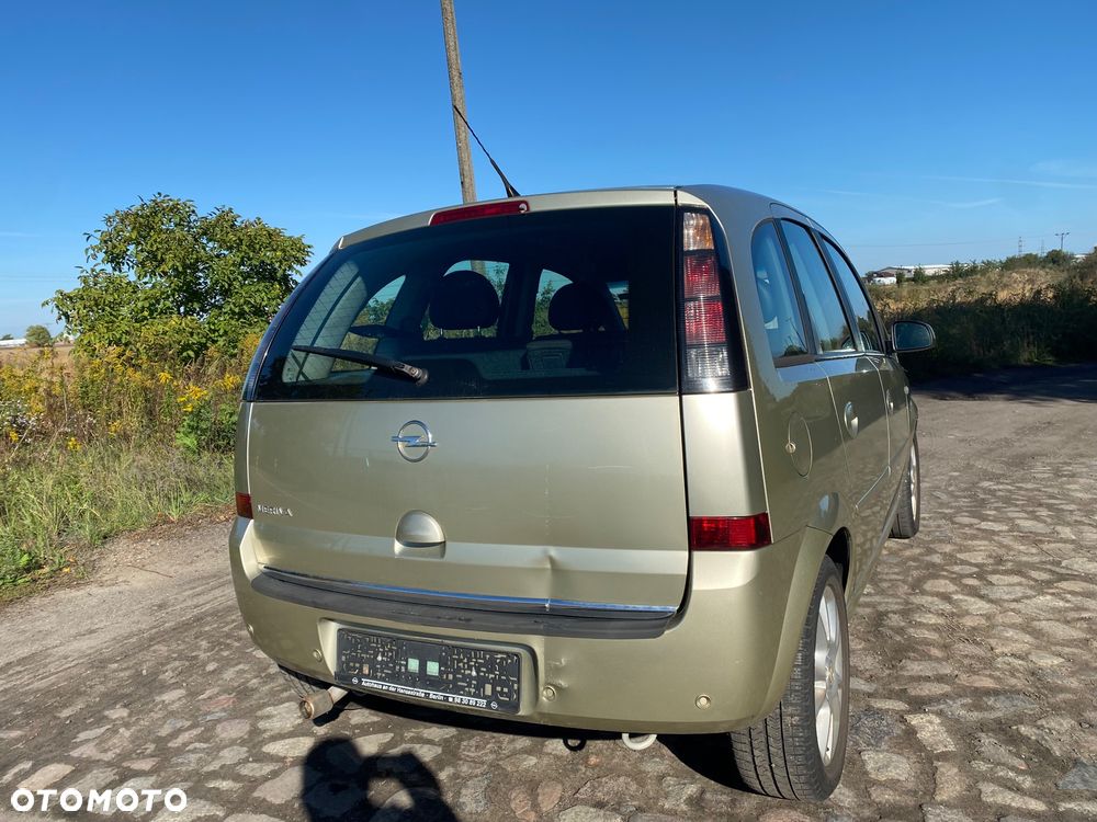 Opel Meriva 1.8 16V Cosmo Easytronic - 33