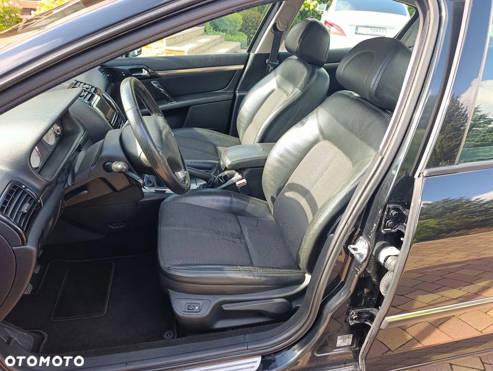 Peugeot 407 - 28