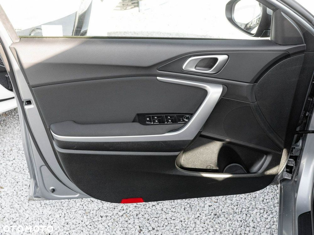 Kia Ceed 1.5 T-GDI M DCT - 12