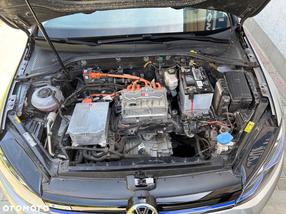 Volkswagen Golf e-Golf - 27