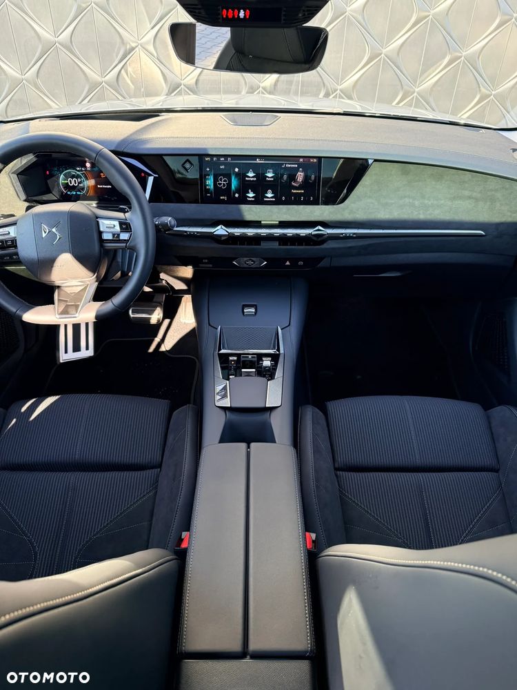DS Automobiles N°4 E-Tense 58.3kWh Étoile Alcantara - 17