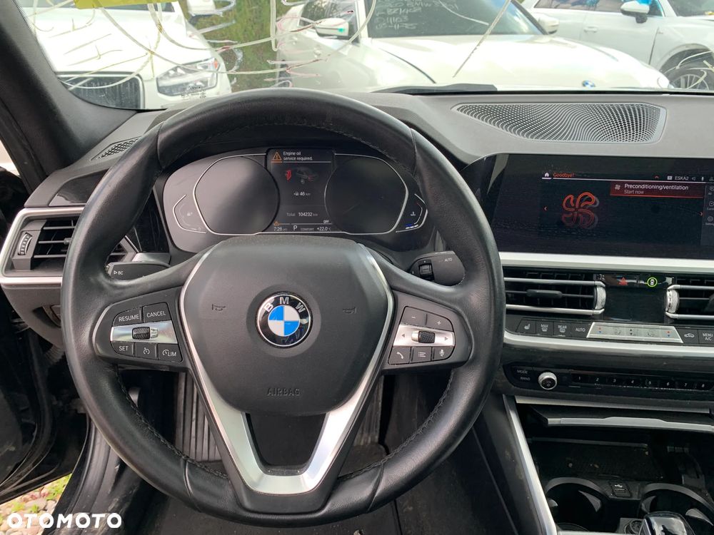 BMW Seria 3 330i xDrive - 13