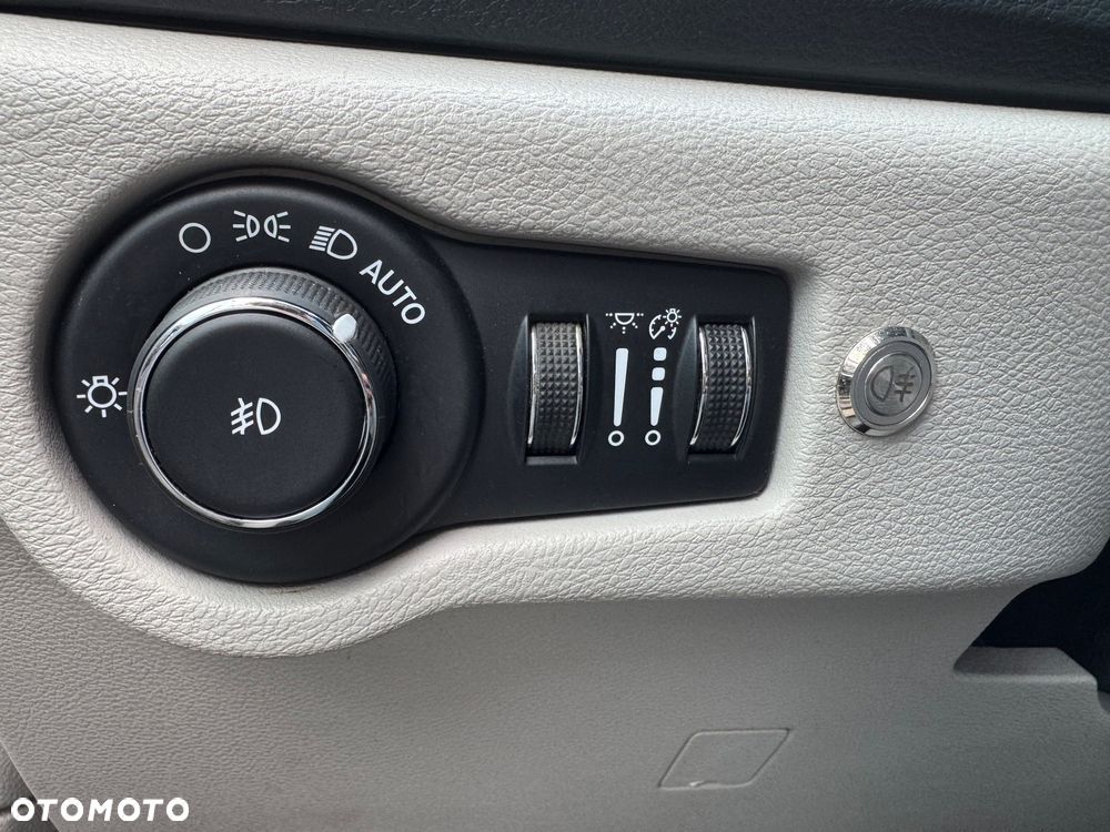 Chrysler Pacifica - 34