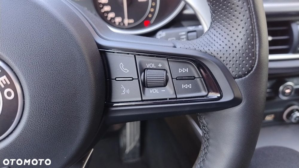 Alfa Romeo Stelvio - 15