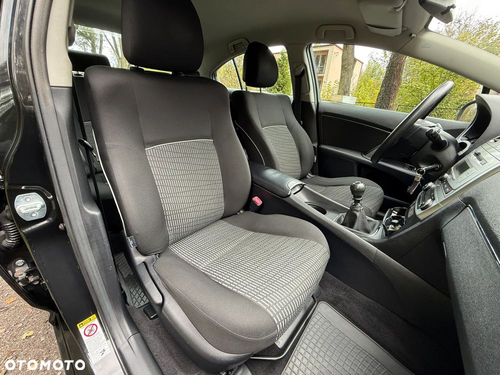 Toyota Avensis 1.6 Luna - 34