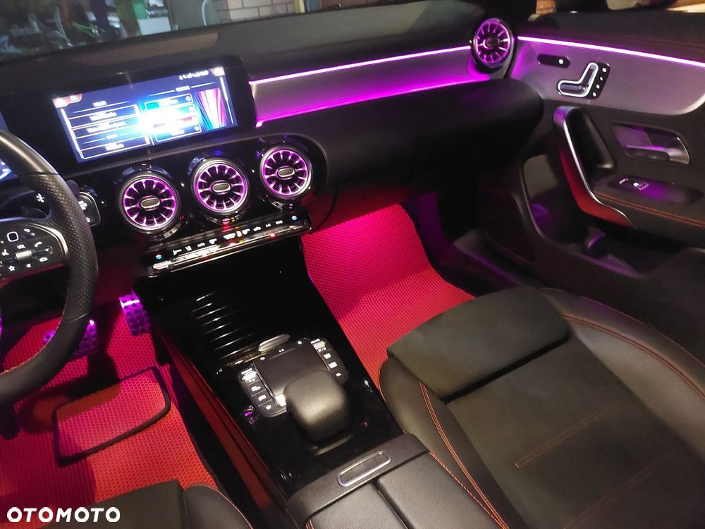 Mercedes-Benz CLA 250 4-Matic AMG Line 7G-DCT - 23