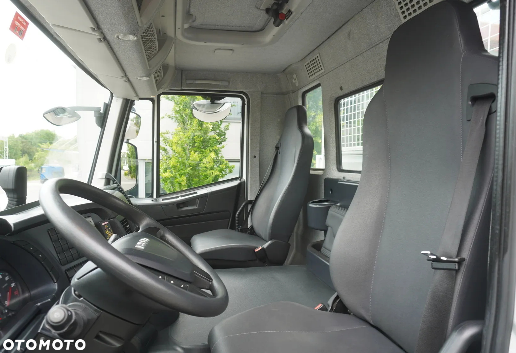 Iveco Stralis 310 / 34 tys. km!!! / HDS Fassi 4t 400 MTH! / Burtowy - 24