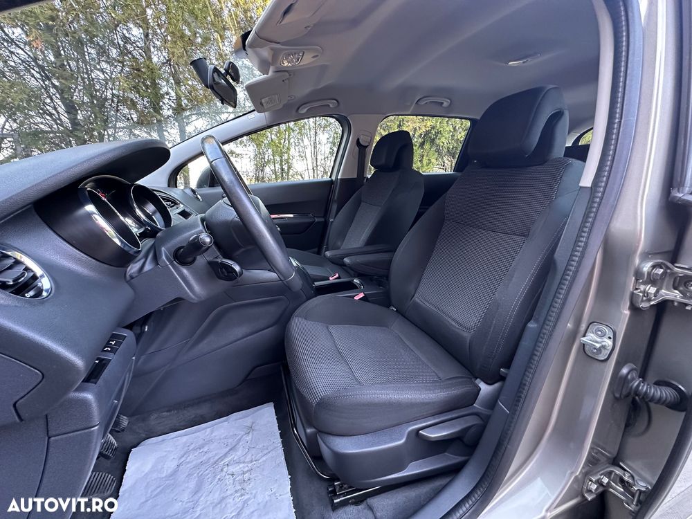 Peugeot 5008 HDI FAP 110 Family - 13