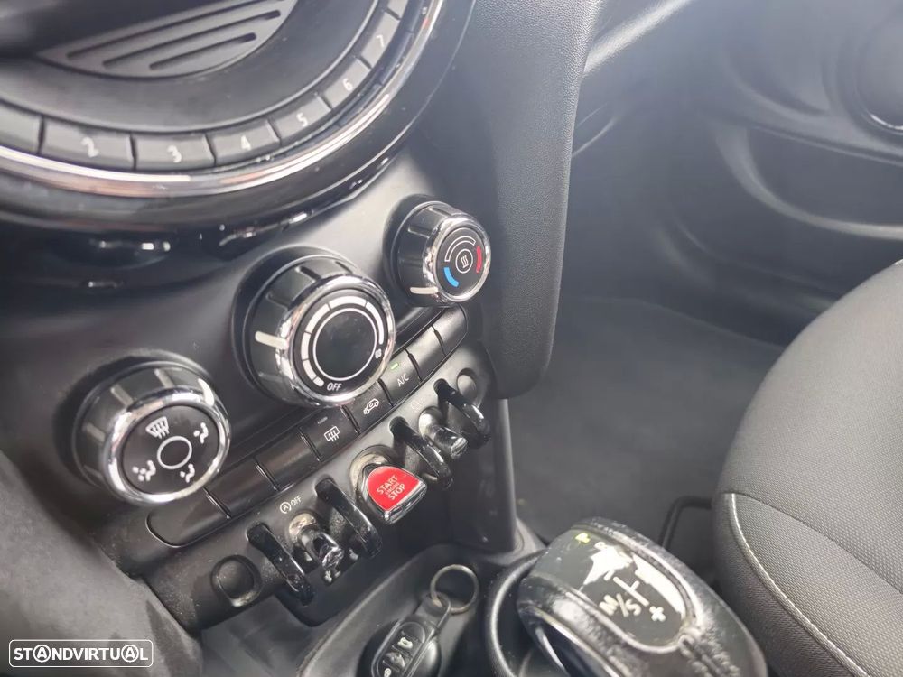 MINI 5 Portas Cooper D Auto - 9