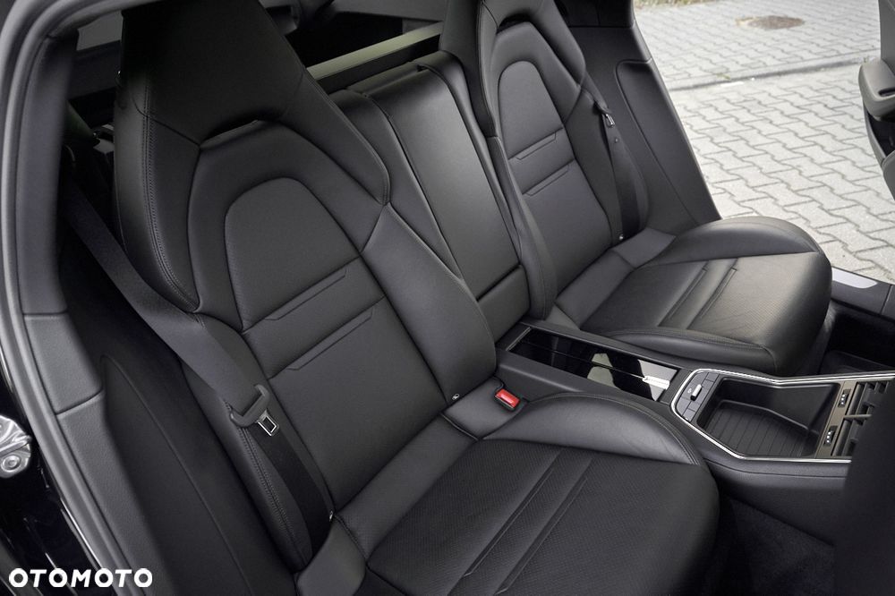 Porsche Panamera 4S - 30