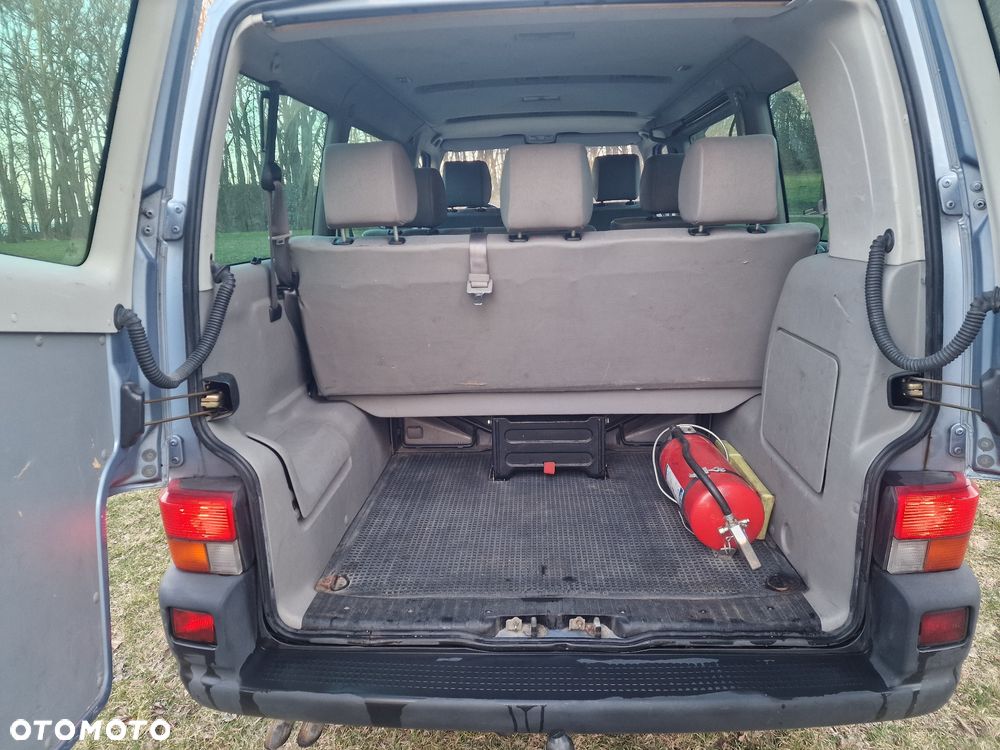 Volkswagen Caravelle - 12