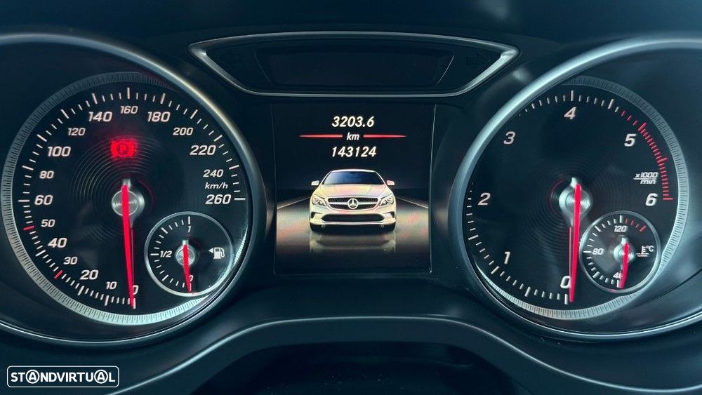 Mercedes-Benz CLA 180 d Shooting Brake Urban Aut. - 13
