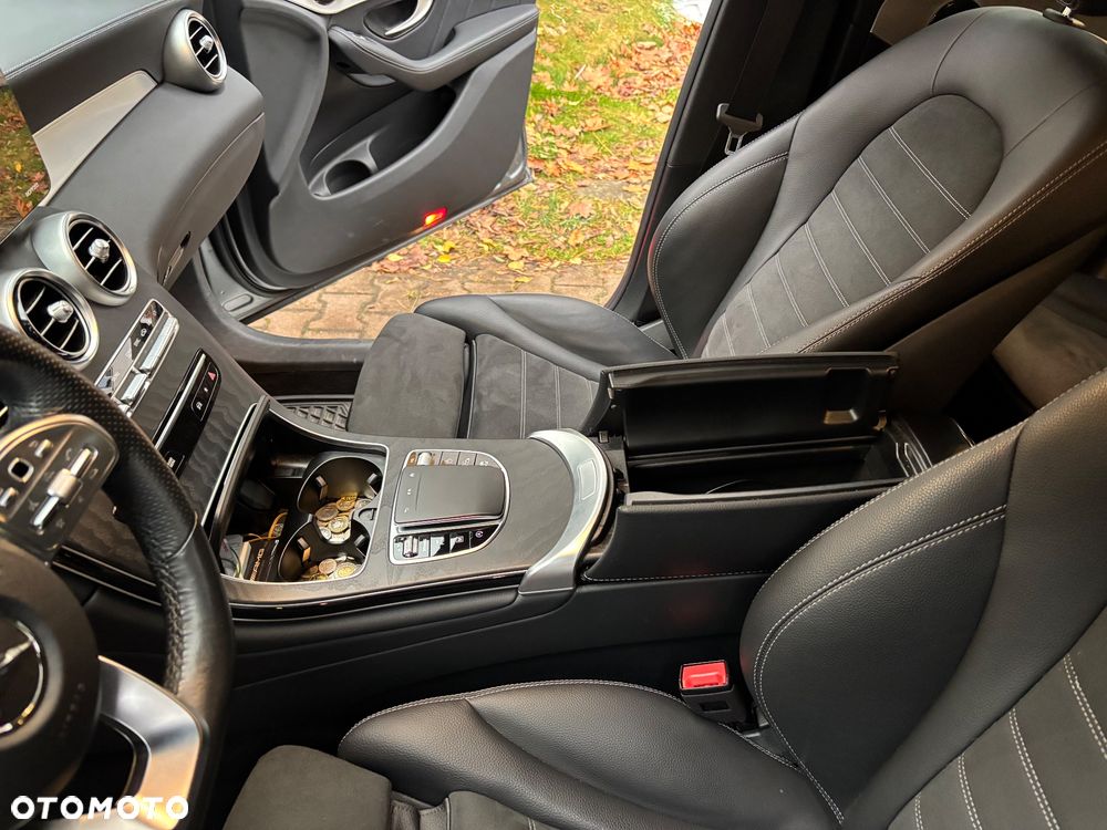 Mercedes-Benz GLC 200 - 30