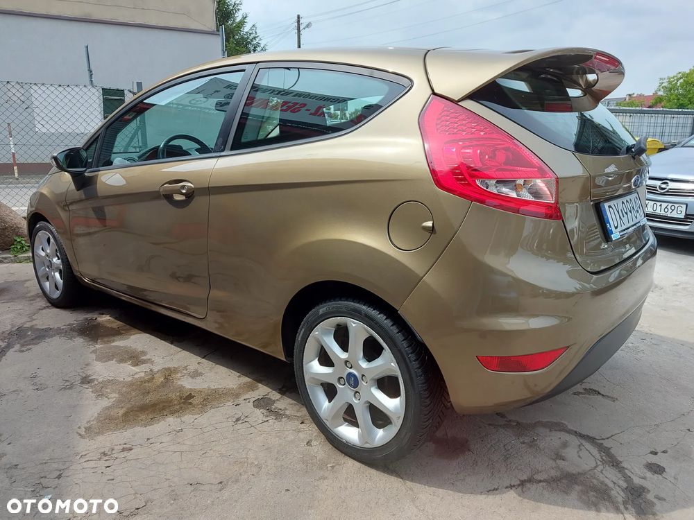 Ford Fiesta 1.4 Autom Champions Edition - 35