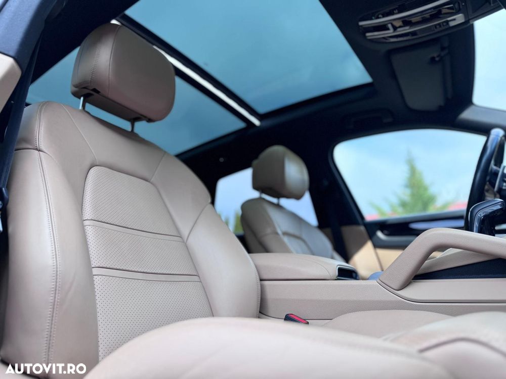 Porsche Cayenne - 11