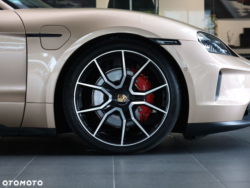 Porsche Taycan - 25