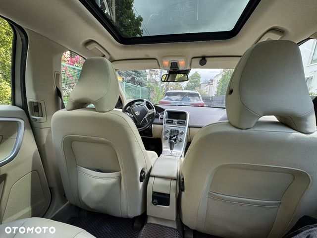 Volvo XC 60 2.4D AWD Momentum - 12