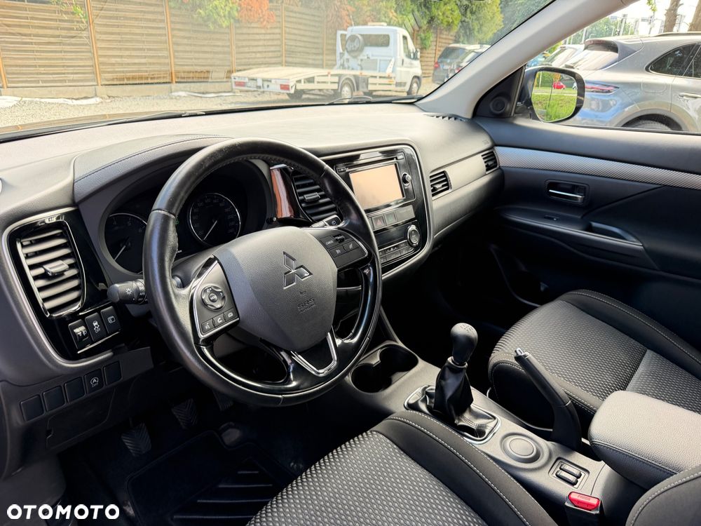 Mitsubishi Outlander - 15