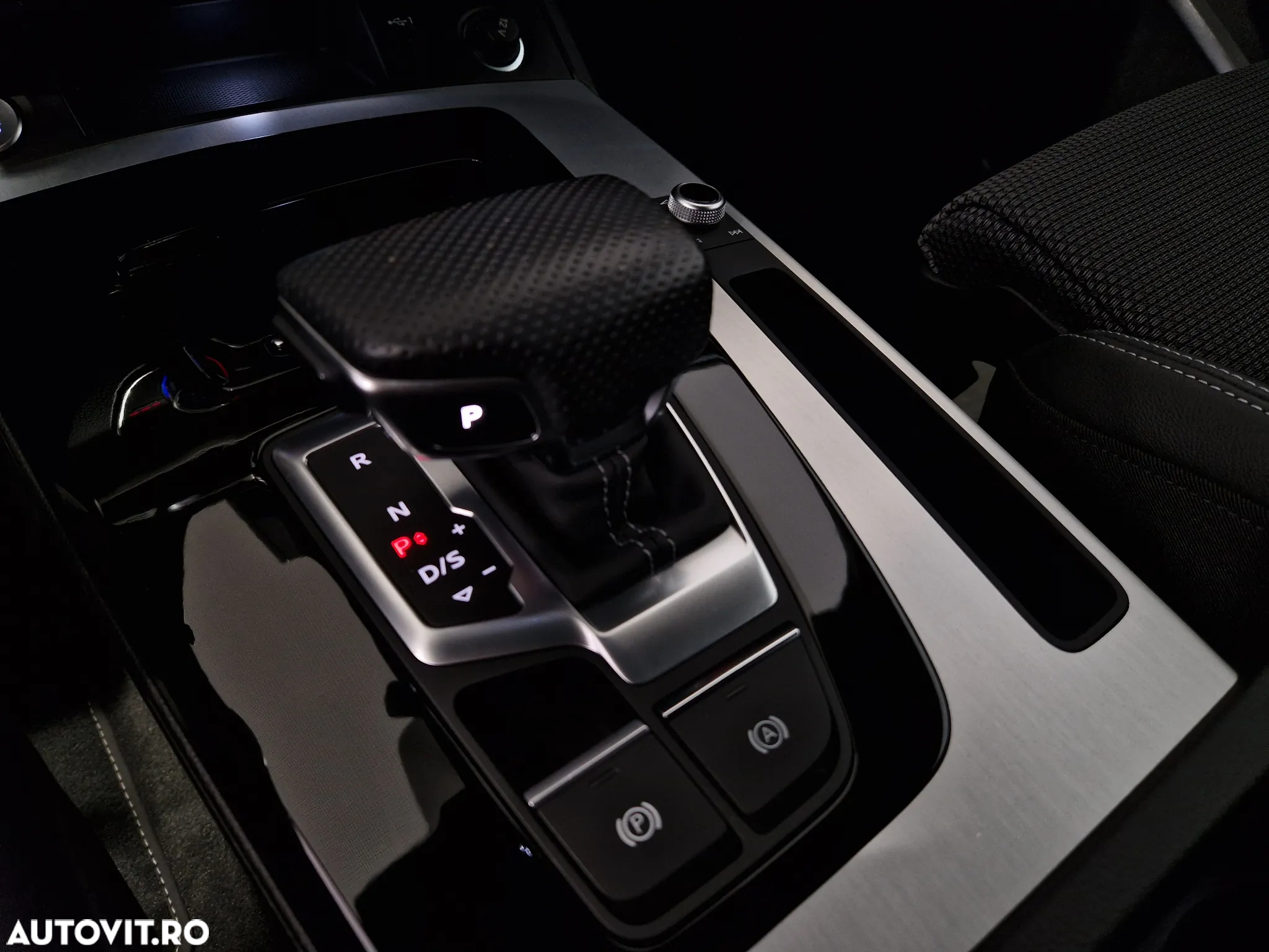 Audi Q5 55 TFSIe quattro S tronic S line - 28