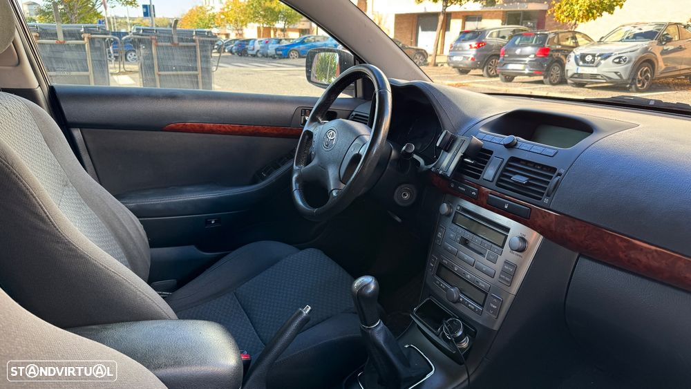 Toyota Avensis LB 2.0 D-4D - 6