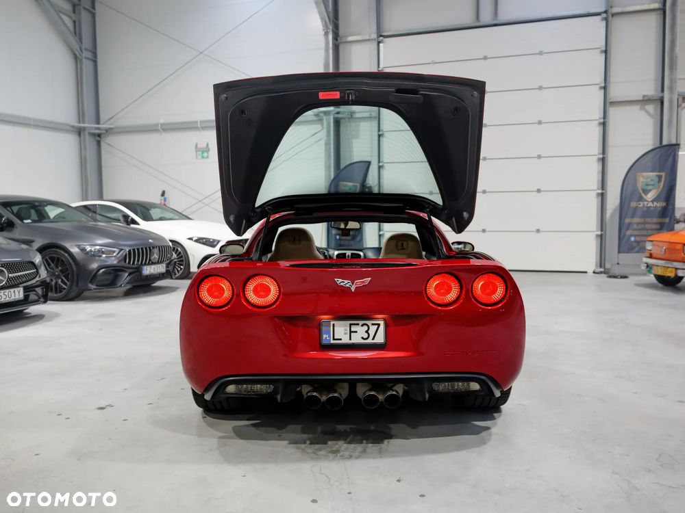 Chevrolet Corvette - 22