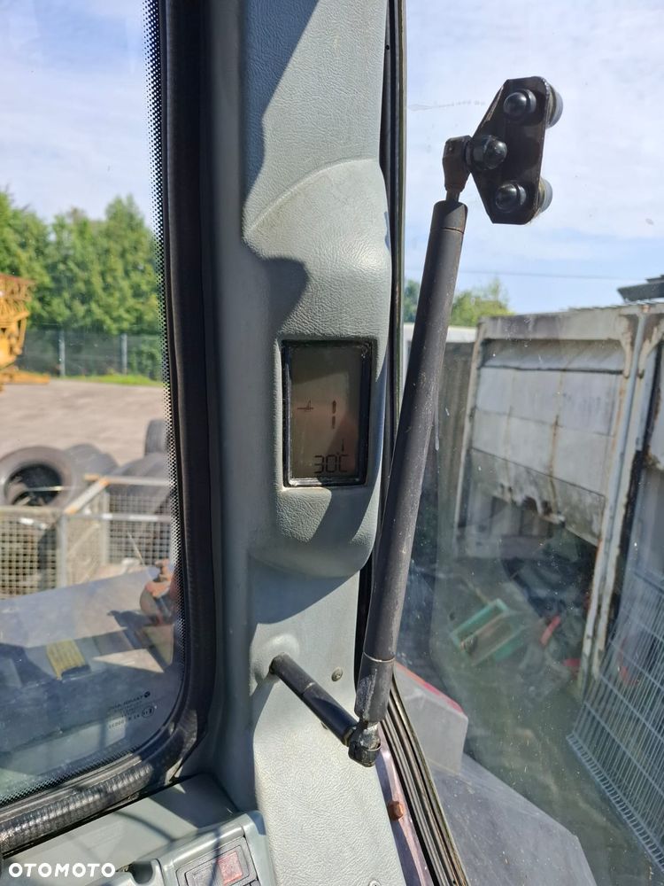 Valtra 8550 - 16