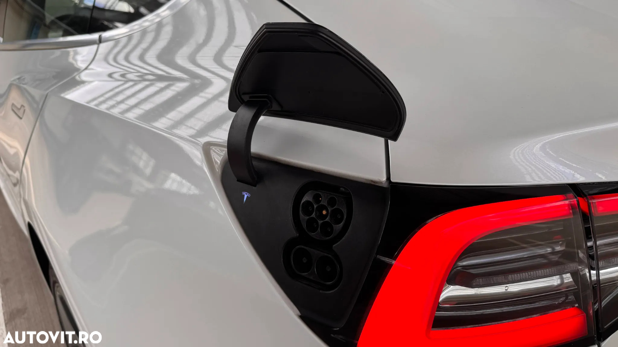 Tesla Model 3 Standard Reichweite Plus Hinterradantrieb - 28