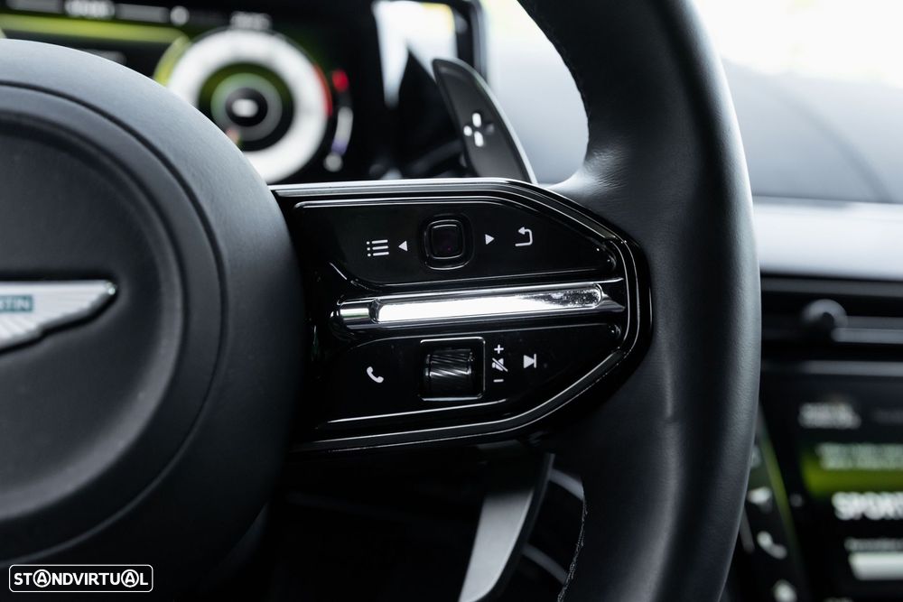 Aston Martin Vantage Coupe V8 - 43