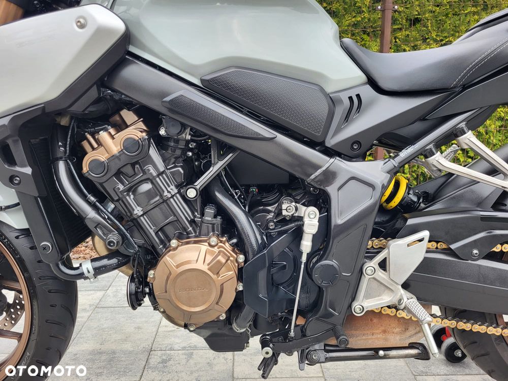 Honda CB - 22